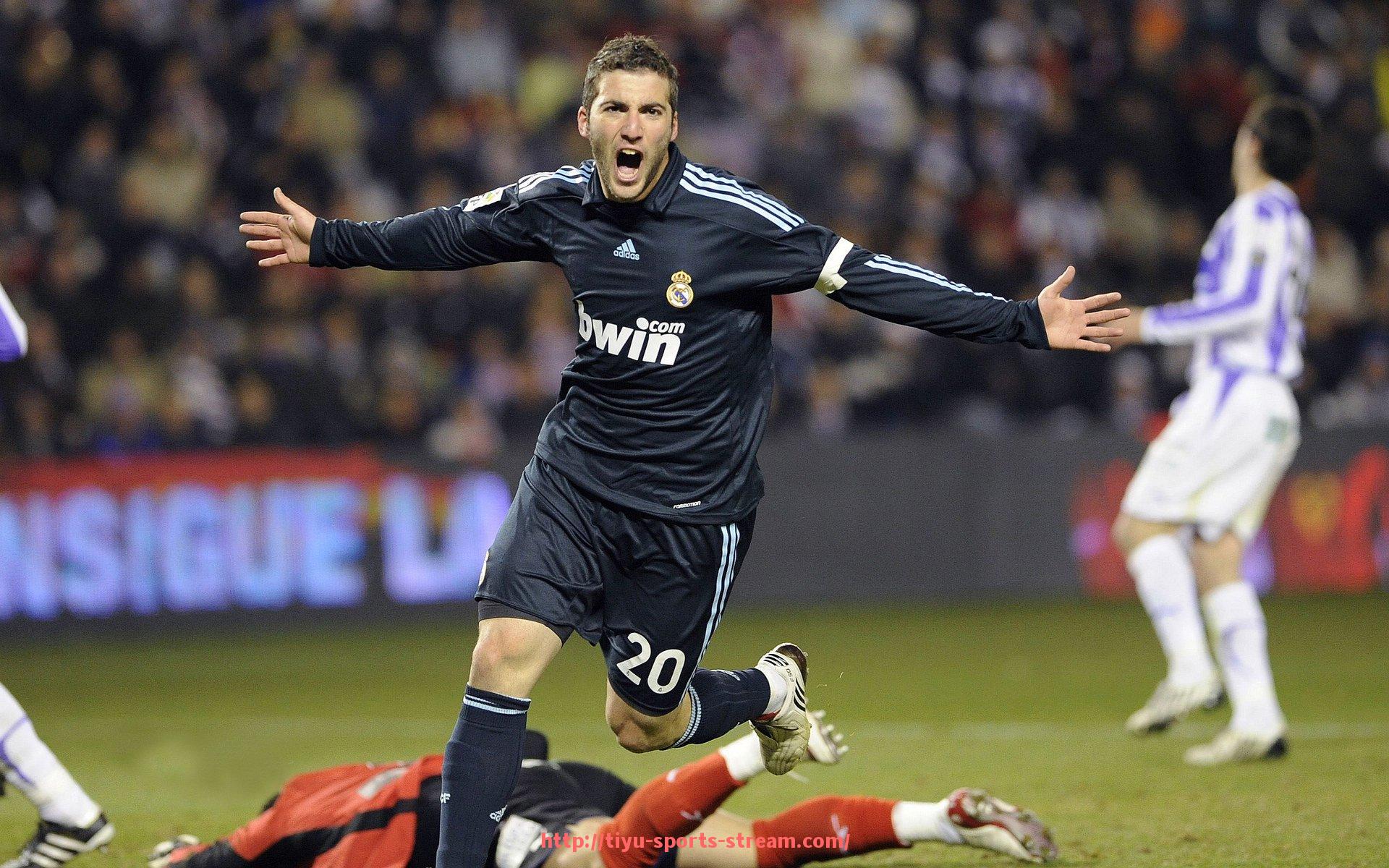 体育直播-英超赛场全场最佳球员评选机制及代表案例解读